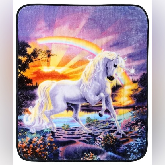 NWT 50X60 Plush Unicorn Throw - Picture 2 of 3